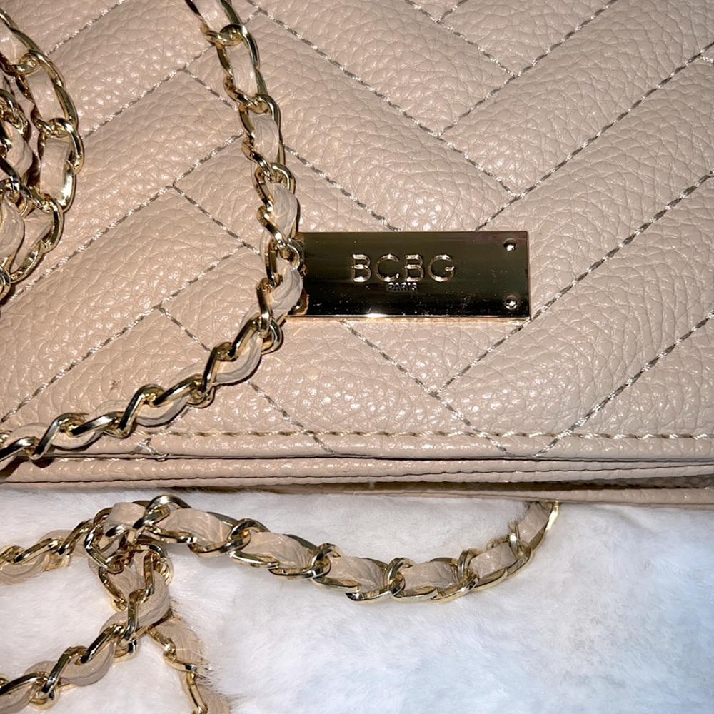 BCBG Paris Crossbody Bag 💕 Beautiful - Picture 11 of 14